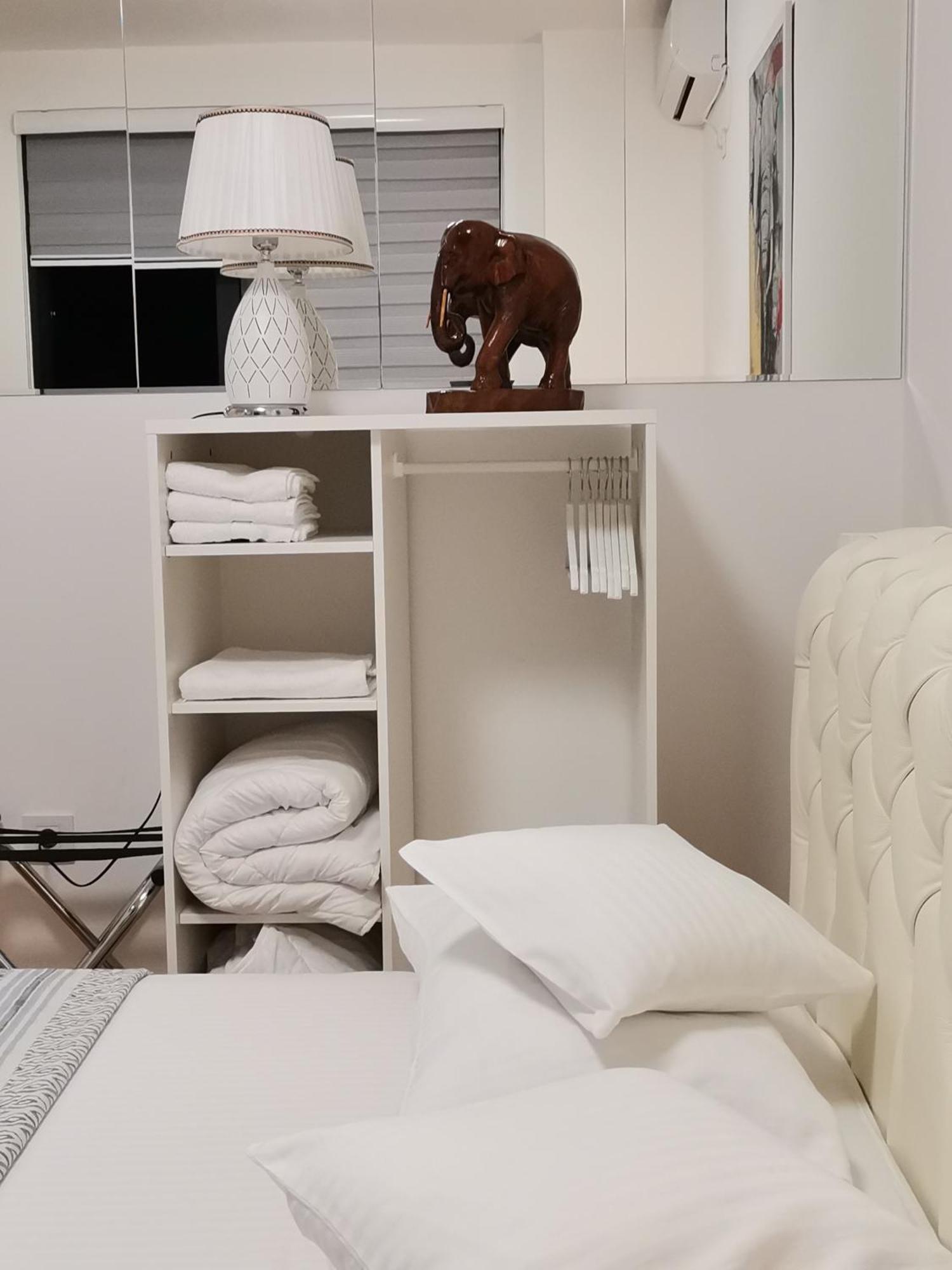 Pupin Palata Business Apartman B5 Novi Sad Rum bild