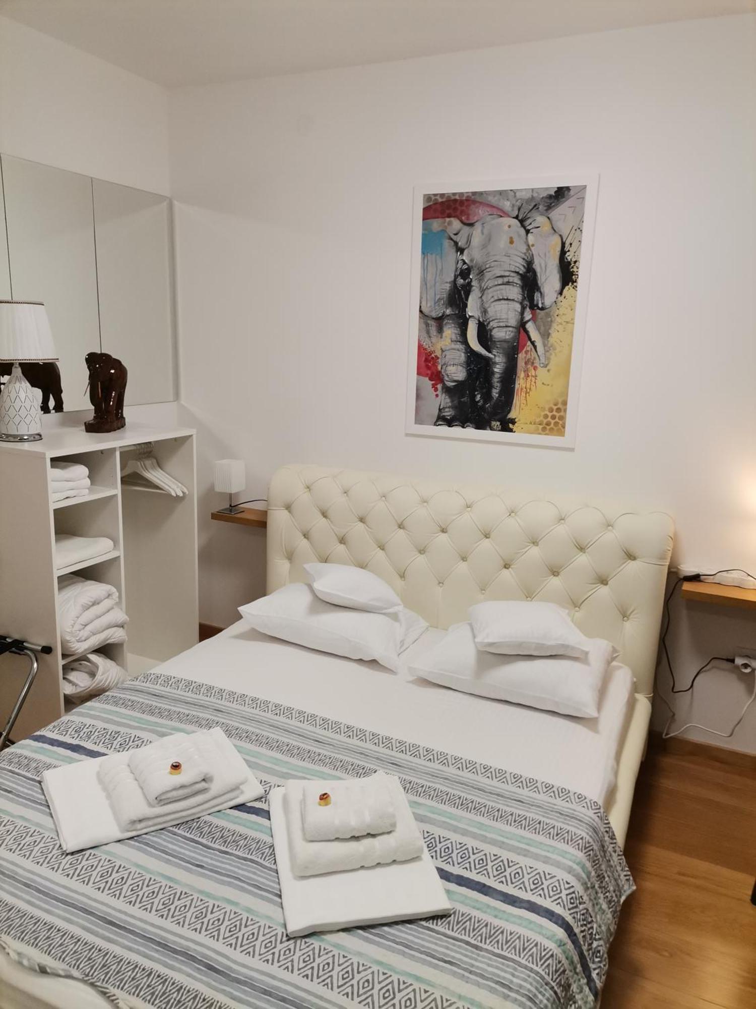 Pupin Palata Business Apartman B5 Novi Sad Rum bild