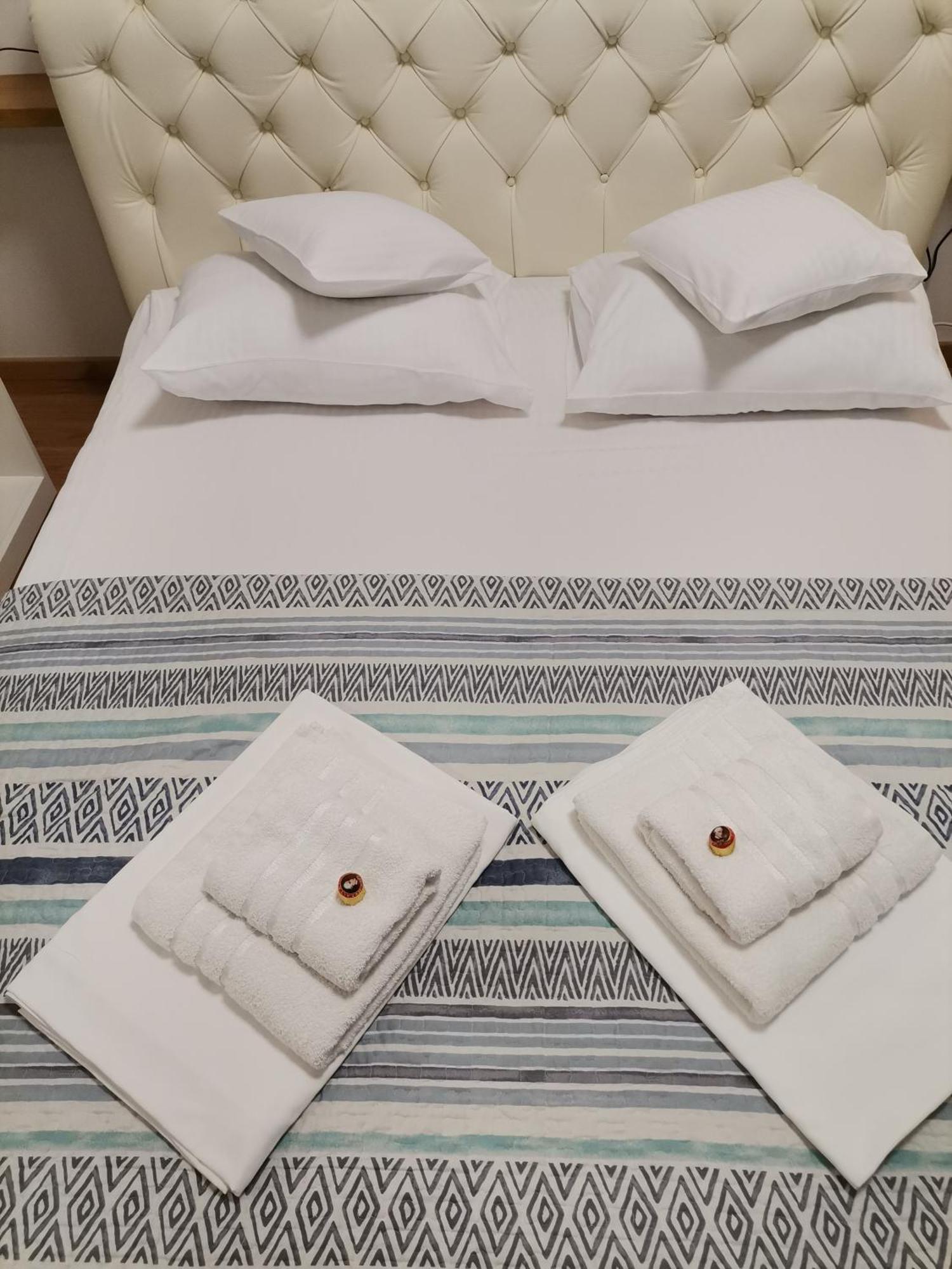 Pupin Palata Business Apartman B5 Novi Sad Rum bild