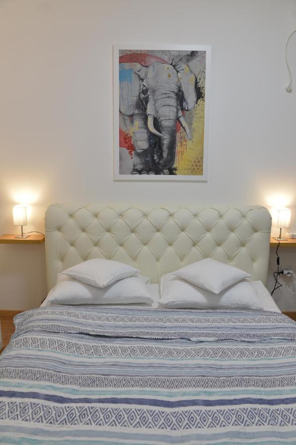 Pupin Palata Business Apartman B5 Novi Sad Exteriör bild